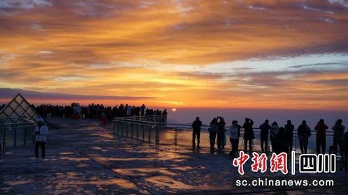 四川牛背山景區(qū)恢復開放 推出夜間徒步產品